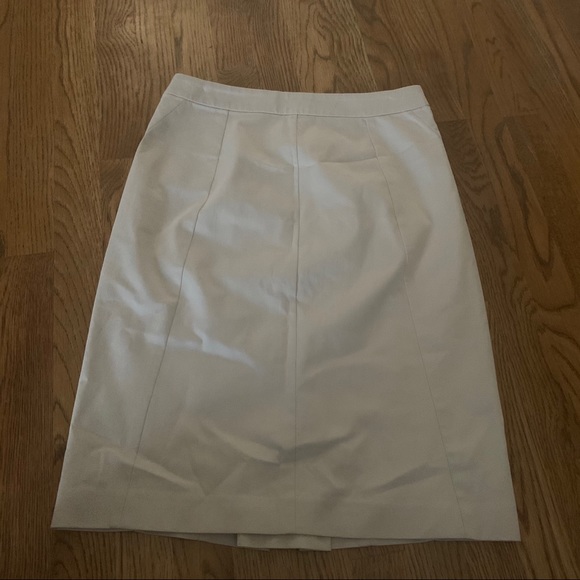 Ann Taylor Khaki Skirt - Picture 4 of 4